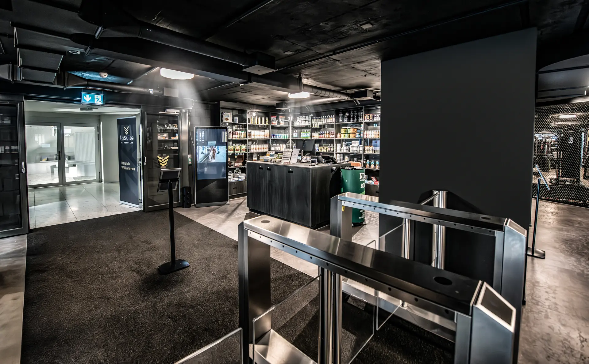 Shop & Lounge