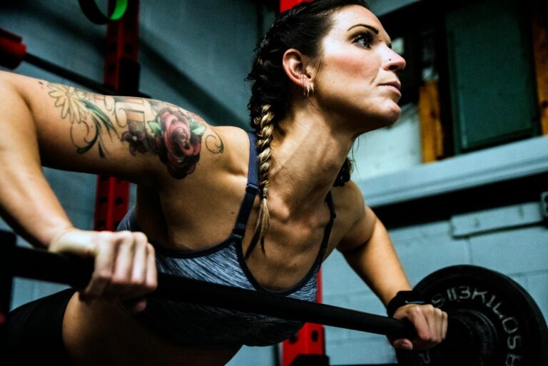 Krafttraining für Frauen ab 30: Hormone, Knochen & Metabolismus